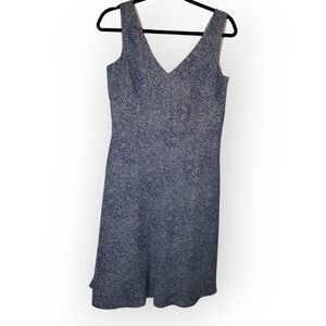 Ann Taylor Factory Store v-neckdress blue white size 6